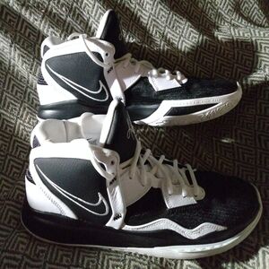 Nike 2022 Kyrie Infinity TB 'Black White' Sneakers men’s size 10.5 New w/o Box